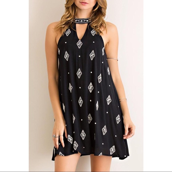 Entro Dresses & Skirts - 💛RESERVED💛 Pretty Boho Dress
